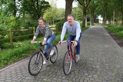 Vader en dochter rijden de Ronde van Berkel beiden om te winnen: ‘Kriebelen doet het altijd’
