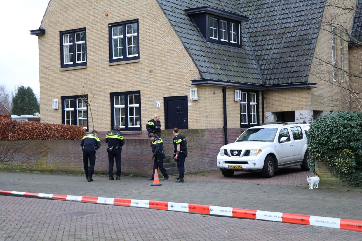 Schot gelost bij woningoverval in Zuid, man gewond Het Parool