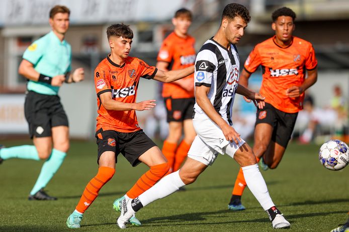 Sinan Bakis, doelpuntenmaker aan de kant van Heracles Almelo.
