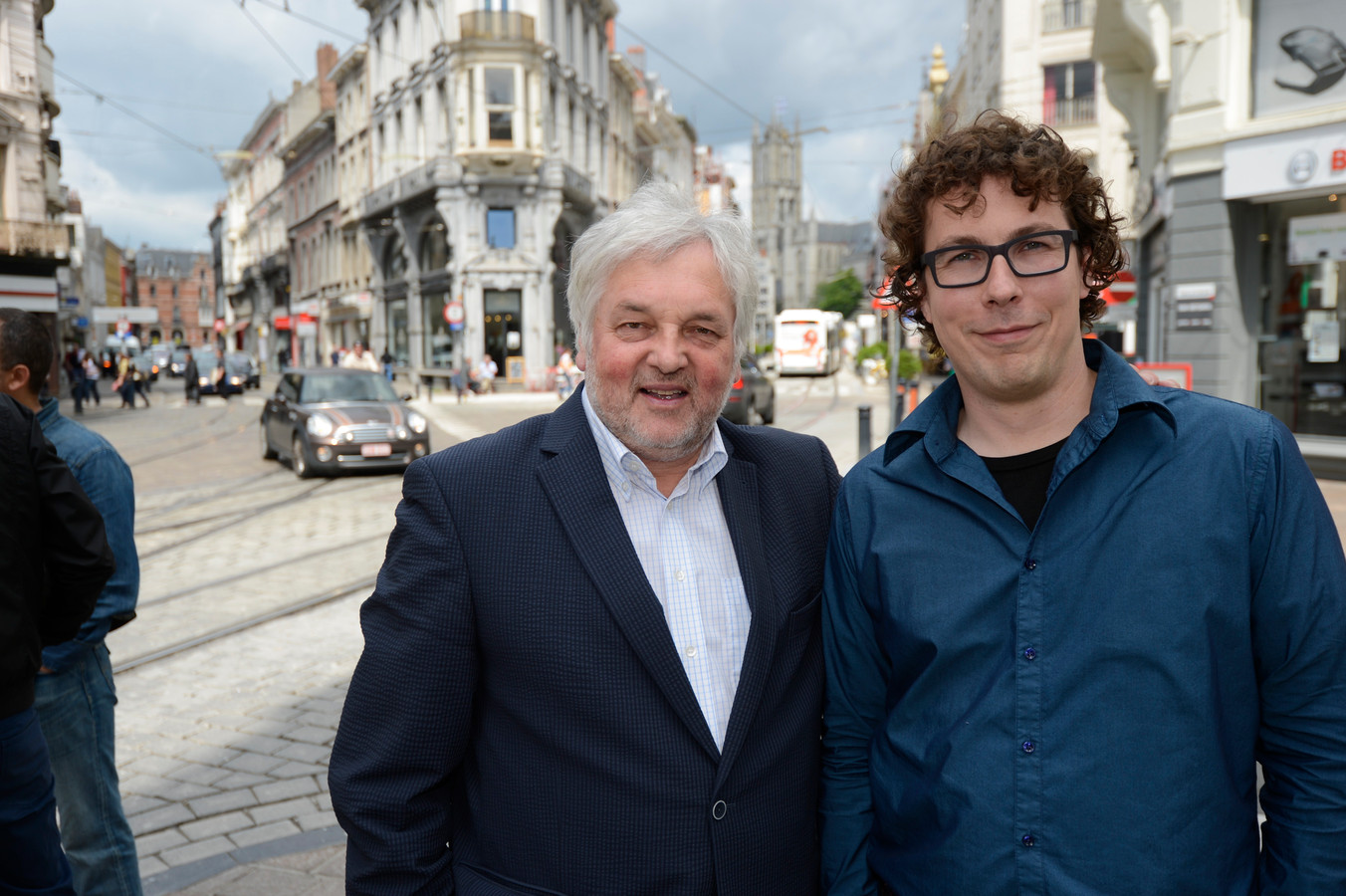 Lieven Decaluwe & Jeroen De Schuyteneer, directeur van de dienst Feesten, in de Gentse binnenstad, in 2012