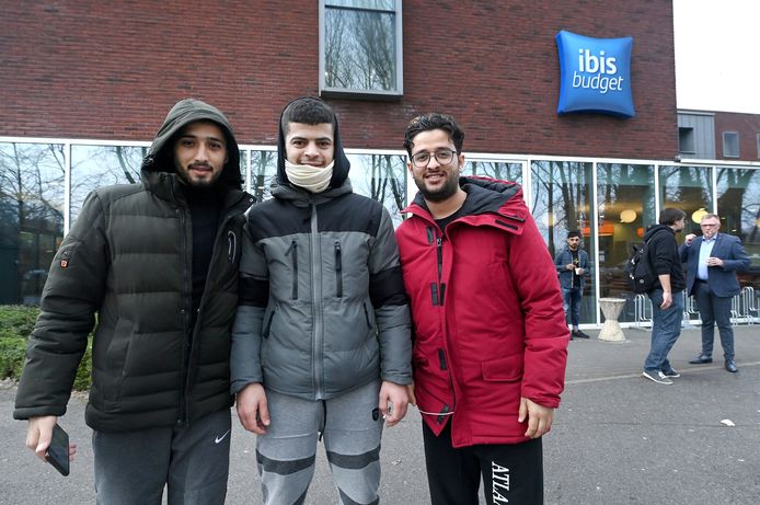De asielzoekers in het Ibis-hotel in Ruisbroek.
