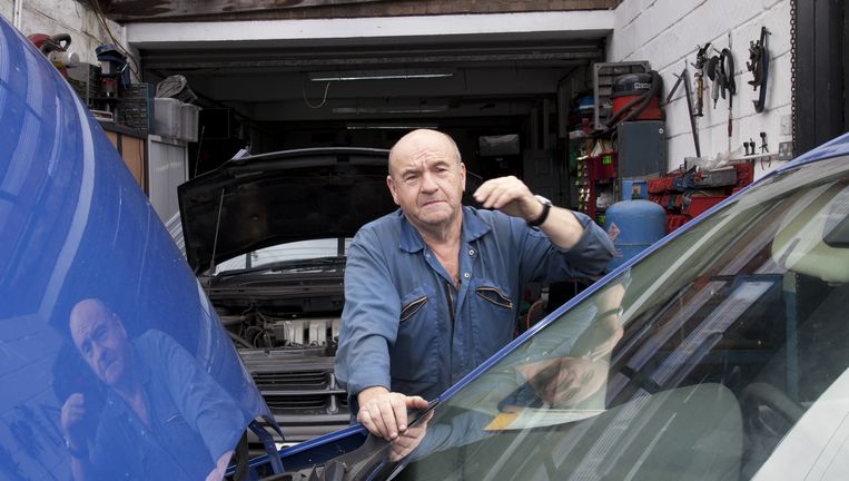 Mike Vallance, garagehouder in Hackney: 'Ik draaide werkweken van honderd uur en betaalde de huur.' Beeld WassinkLundgren - garagehouder in Hackney