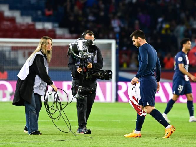 Messi krijgt na verboden trip groot deel van PSG-fans over zich heen, superster duikt als een dief in de nacht kleedkamer in