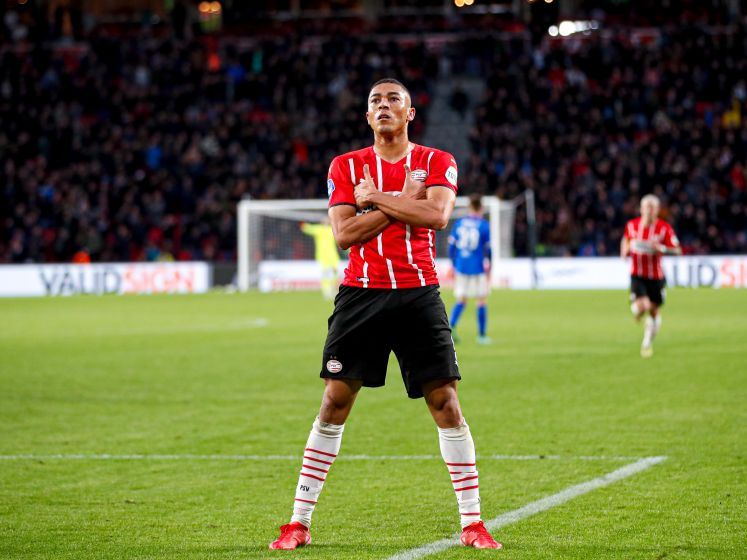 Na gloedvol gefrommel is PSV'er Carlos Vinícius tegen FC Twente een gloedvolle goalenmaker