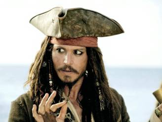 Journalisten getuigen over hun ervaring met Johnny Depp: “De whiskywalmen vlogen van hem af, maar hij is altijd sympathiek gebleven”