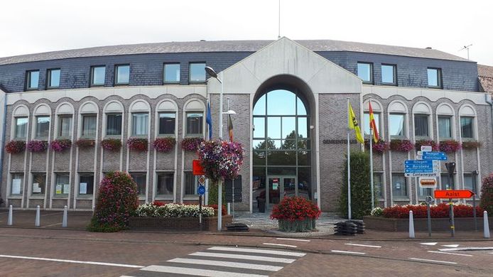 Herzele: Gemeentehuis.