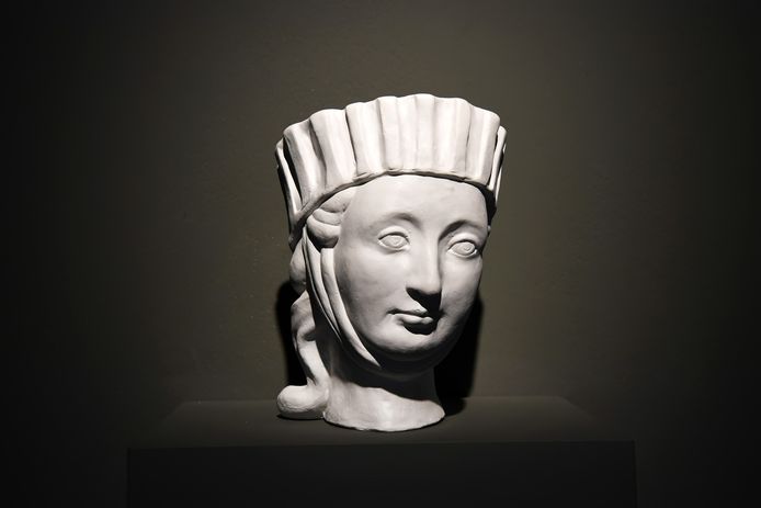 In Kasteel Helmond staat een hoofdje dat Maria van Brabant moet verbeelden. Het hoofdje is een reconstructie aan de hand van onder meer de beeltenis van  haar moeder op haar graf.