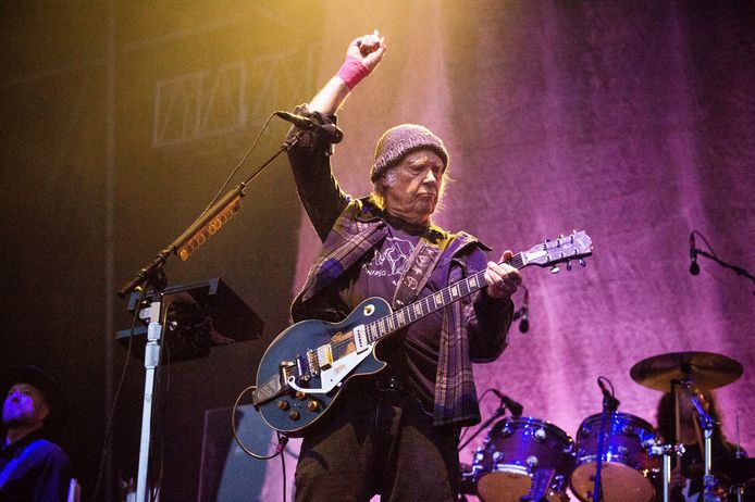 Neil Young in concert in 2019. Archiefbeeld.