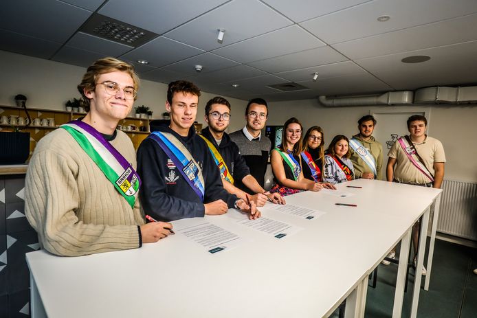 Brugse studentenclubs ondertekenen Vlaams doopkader