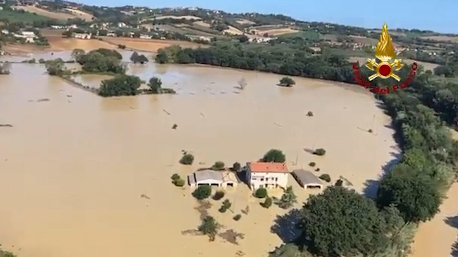lichaam-van-door-overstroming-meegesleurd-italiaans-jongetje-8-na
