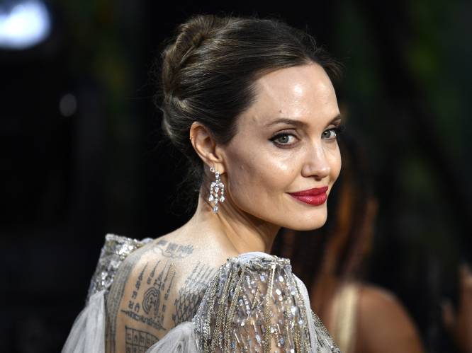 Is Angelina Jolie undercover-informante voor de CIA? “Welke man zou haar niet zijn diepste geheimen willen toevertrouwen?”