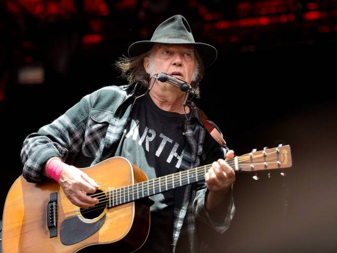 Neil Young haalt opnieuw uit naar Trump: “Stop met mijn muziek te gebruiken”