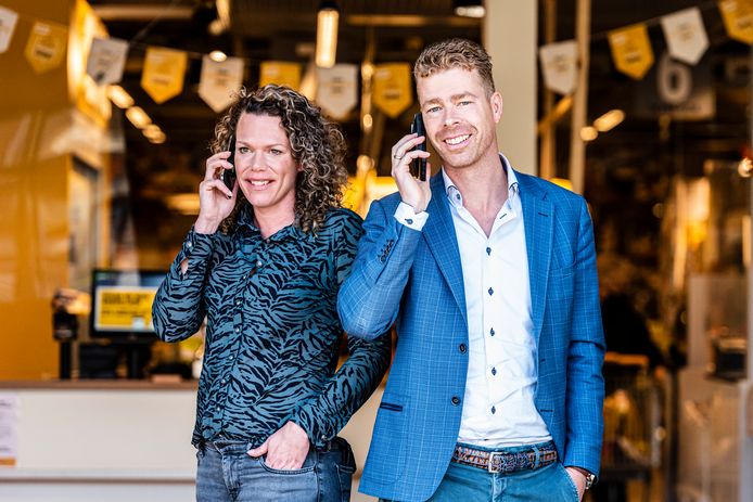 Jumbo-ondernemers en initiatiefnemers van de supersnelle coronateststraat, Anne en Bas Bobeldijk