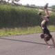 Mislukte wandelingen over autodaken (filmpje)