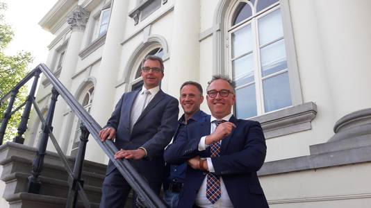 Johan de Beer (links) in 2018 samen met de wethouders Twan Zopfi en Patrick Kok aan het begin van zijn vorige (en naar nu blijkt laatste) termijn als wethouder van de gemeente Zundert