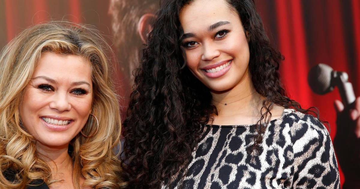 Antje En Romy Monteiro Uit Dance Dance Dance Binnenland Tubantia Nl
