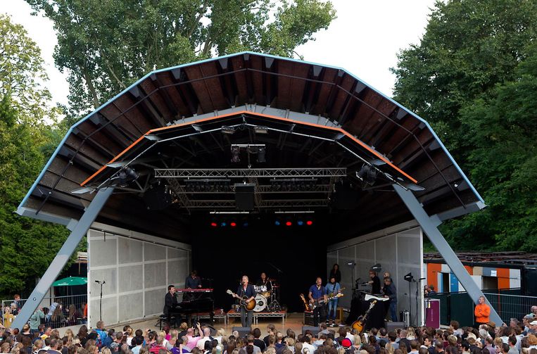 Paul de Munnik en Thomas Acda gaven eerder in het Vondelpark het eerste concert van hun afscheidstournee Beeld anp