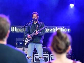 Dronken fan biedt 50 euro voor gevangen drumstok van Black Box Revelation: voltreffer voor eerste concert in Het Veld
