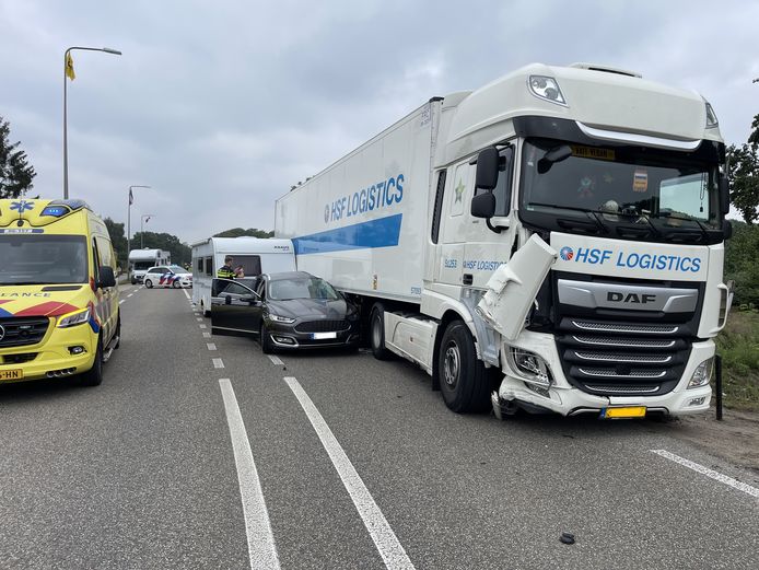 Een Duitse automobilist is gewond geraakt bij een ongeluk op de Hamelandroute (N313) in Aalten.