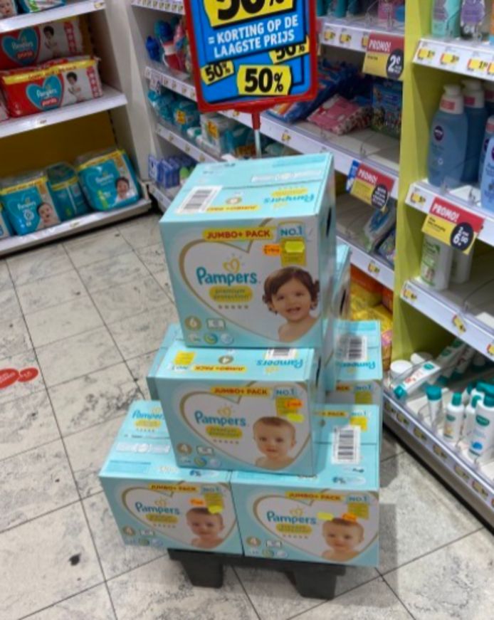 Pampers aan de helft van de prijs.