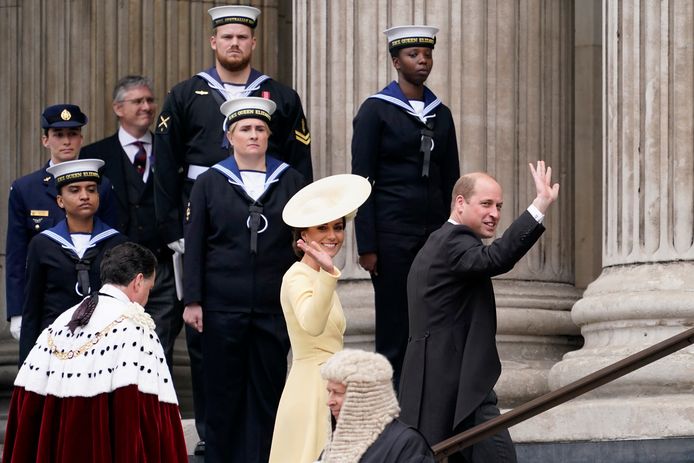 Il principe William e sua moglie Kate Middleton partecipano al servizio.