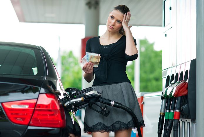 Met de huidige, hoge benzineprijzen is het op dit moment wel even schrikken aan de pomp.