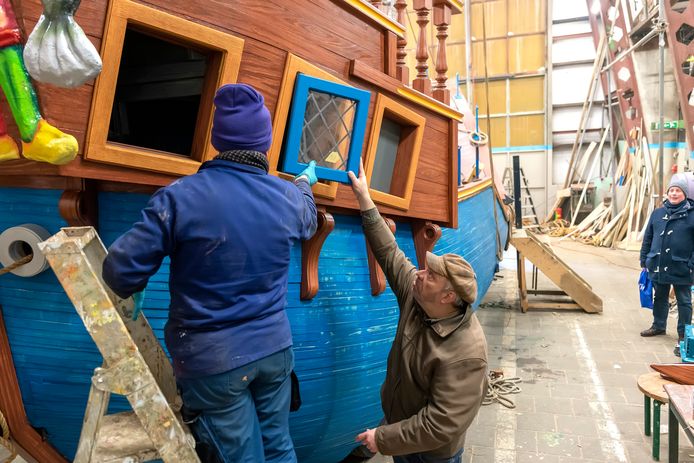 Ontwerper Eric Elich is trots op de schuit die naar zijn ontwerp is gemaakt: ,,Een groot compliment voor de bouwers.’’