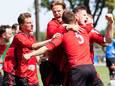 Vreugde bij EFC nadat Gijs Wuijts (rechts met gebalde vuist) de score heeft geopend tegen WVV.
