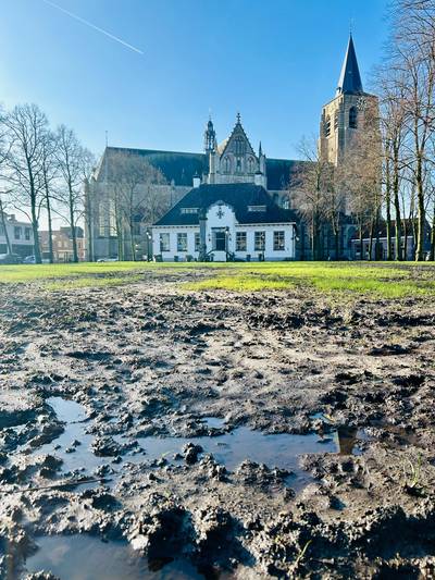 Markt Wouw heeft veel te lijden van alle evenementen