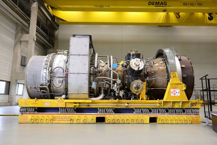 De gerepareerde turbine voor gaspijpleiding Nord Stream 1 staat nog steeds opgeslagen in Duitsland. Begin augustus werd de turbine gefotografeerd in Mülheim an der Ruhr, Duitsland.