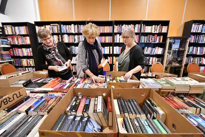 Eerste boekenmarkt in ’t Brookshoes in Bornerbroek