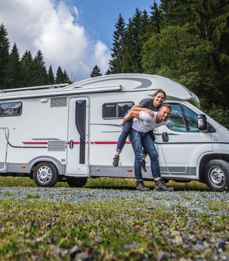 Mannen legen het toilet, vrouwen staan in de keuken: zo kamperen Nederlanders in een camper