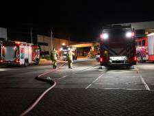 Brand in kleedruimte van bedrijf in Lelystad, brandweer voorkomt erger 