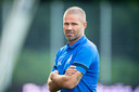 Tommie van der Leegte, vorig jaar als teammanager van FC Eindhoven herenigd met zijn NAC-maat Rob Penders.