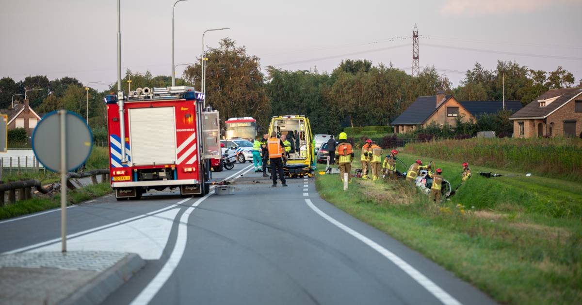 Brandweer moet auto openknippen na ernstig ongeval in Oud Gastel