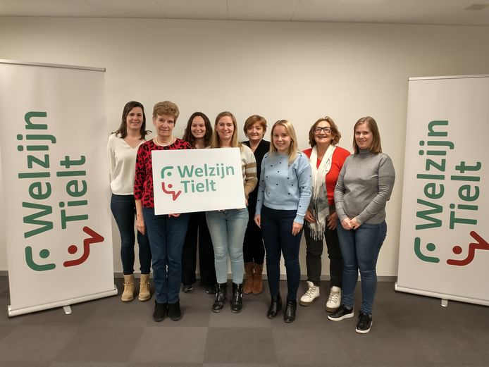 Op de foto een deel van het welzijnsteam. Van links naar rechts: Ine Baert, Roos Tack (voorzitter nog
t.e.m. eind dit jaar), Justine Deconinck, Hanne Degryse, Dorien Schoonbaert, Alizé Wullaert, Yvette
Desmet en Sarah Verhiest.