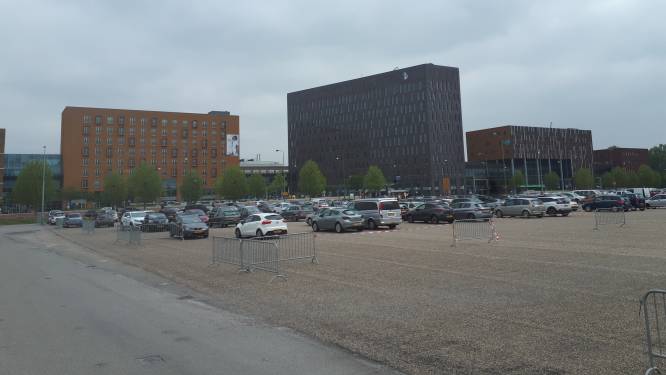 Het Albert Schweitzer ziekenhuis vreest een forse verhoging van parkeertarief voor zorgpersoneel