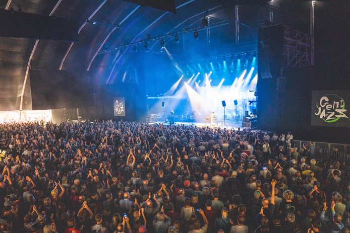 Gent Jazz afgelopen zomer op de Bijlokesite. Een goed gevulde tent, maar het mocht niet meer baten.