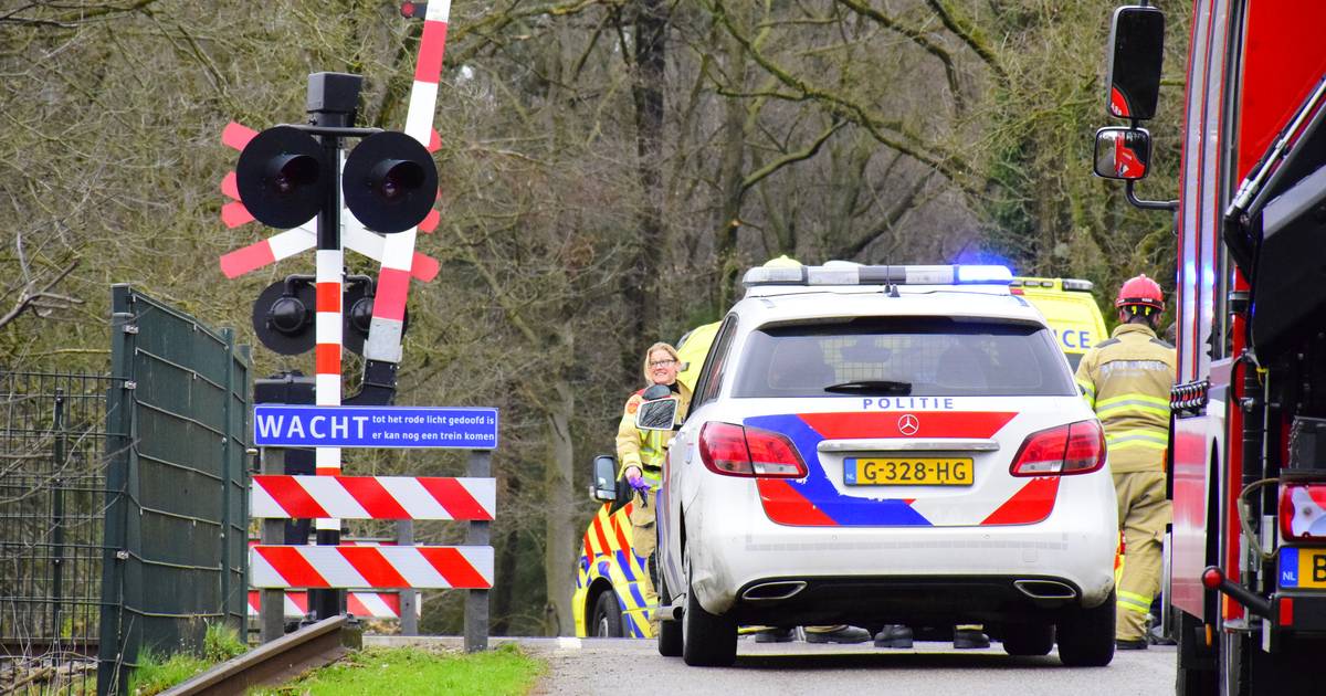 Geen treinen tussen Ede-Wageningen en Wolfheze door aanrijding op het spoor.