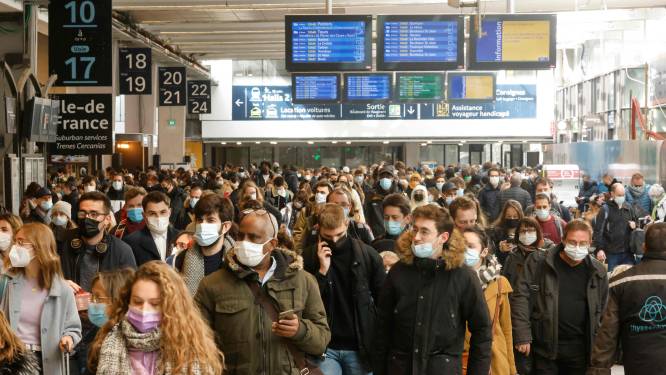 Le port du masque “vivement recommandé” dans les gares et les trains en France: “On fait appel au sens civique”