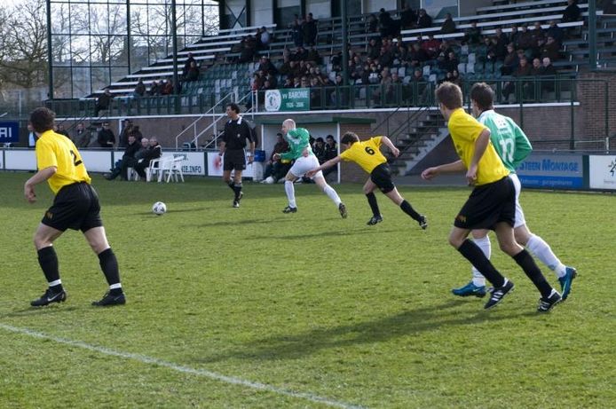 Fysiotherapeut Laat Baronie Struikelen Amateurvoetbal Bndestem Nl