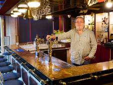 Kroegbaas Bart vecht voor voortbestaan van zijn café; vaste klanten houden inzamelingsactie 