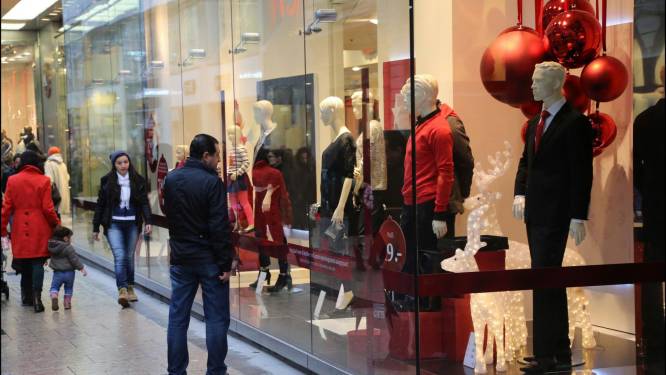 Les magasins belges coupent les lumières de leurs enseignes et vitrines et baissent le chauffage