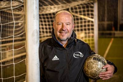 Trainer Knaken kiest voor andere speelstijl bij Sportclub Rekken