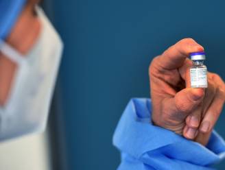 België houdt (voorlopig) vast aan twee dosissen vaccin
