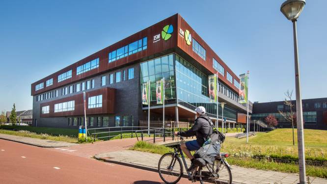 ‘Politici gebruiken vooral lange zinnen en moeilijke woorden’
