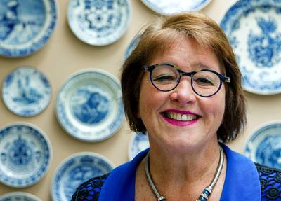 Hanneke van Eerden verguld met speld: ‘Het goede van vroeger en nu gaan prima samen’