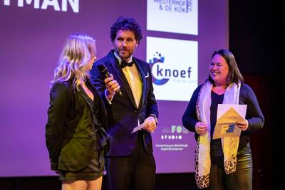 Sportman van het jaar Rick Elzinga uit Borne meldt zich via beeldscherm vanuit Italië: ‘Dit is een h