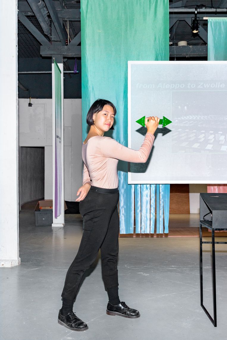Martina Huynh in haar Basic Income Cafe.  Beeld Sas Schilten