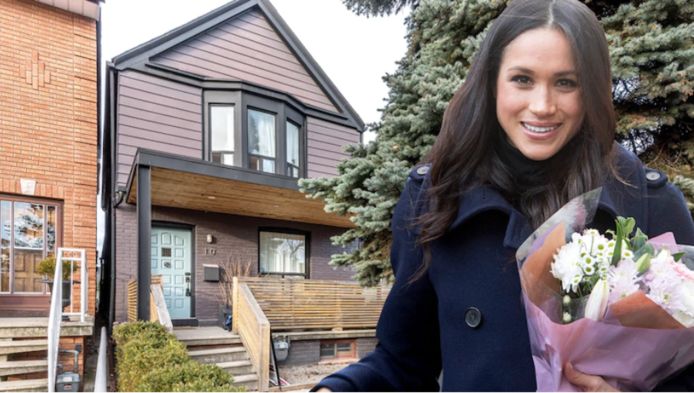 Meghan Markle met achter haar het huis waar ze in Toronto in woonde tijdens de opnames van de tv-serie Suits.